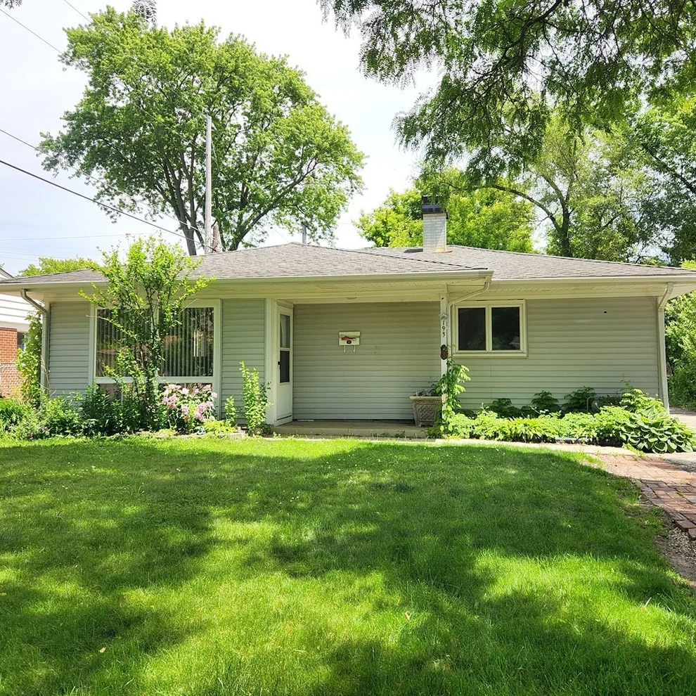 Unit for sale at 193 E DENNIS Road, Wheeling, IL 60090
