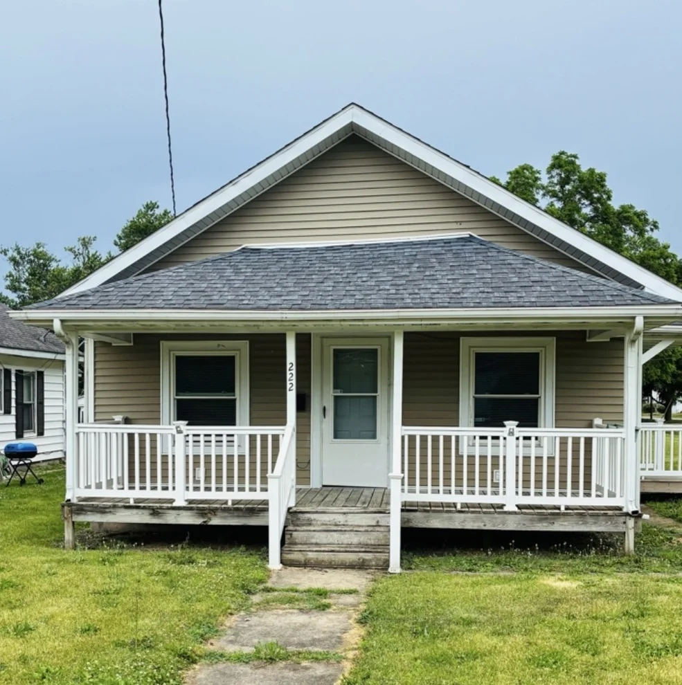 Unit for sale at 222 E Thompson Avenue, Hoopeston, IL 60942