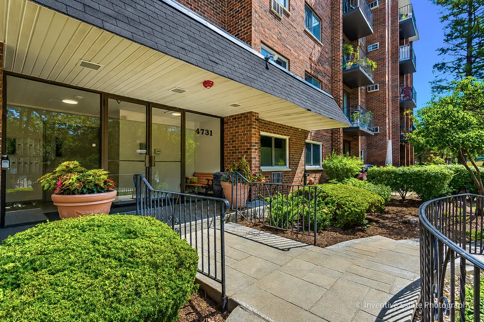 Unit for sale at 4731 Saint Joseph Creek Road, Lisle, IL 60532