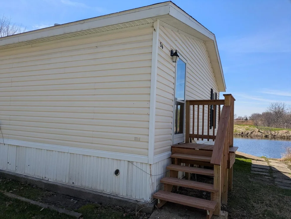 Unit for sale at 54 Beacon Bay, Lakemoor, IL 60050