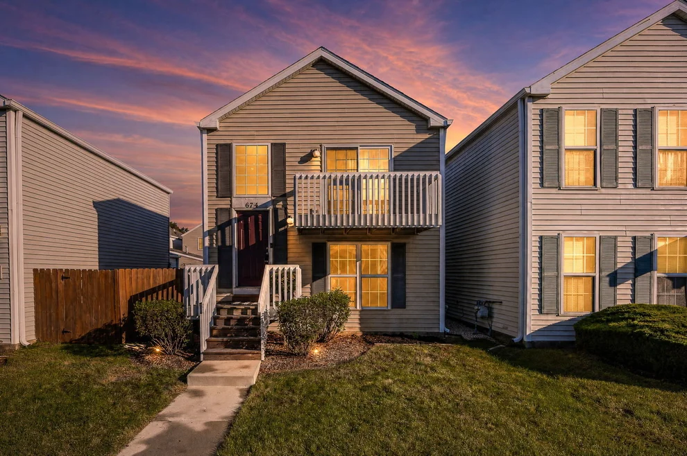 Unit for sale at 674 Four Seasons Boulevard, Aurora, IL 60504