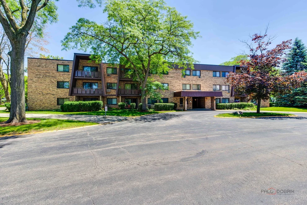 Unit for sale at 2604 N Windsor Drive, Arlington Heights, IL 60004