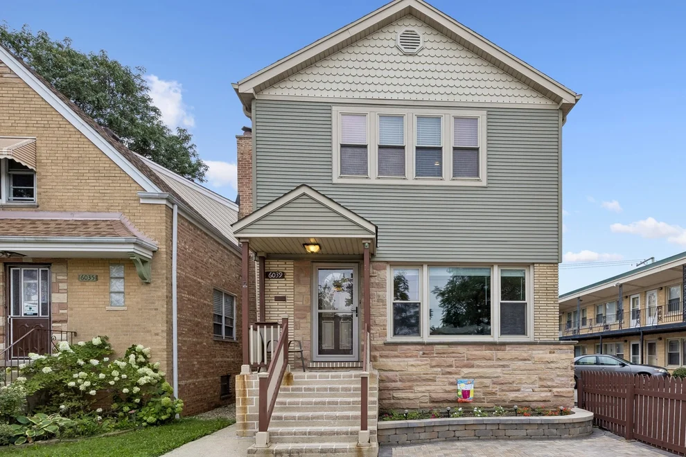 Unit for sale at 6039 W Montrose Avenue, Chicago, IL 60634