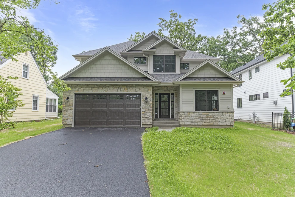 Unit for sale at 1672 Huntington Lane, Highland Park, IL 60035