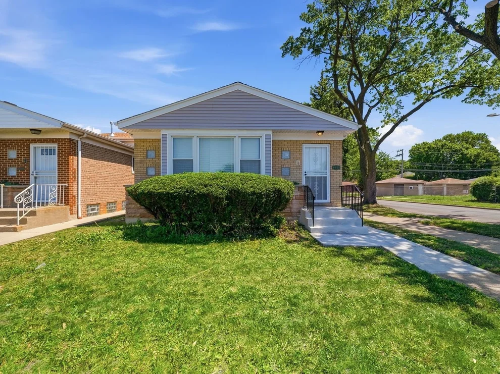Unit for sale at 8359 S State Street, Chicago, IL 60619