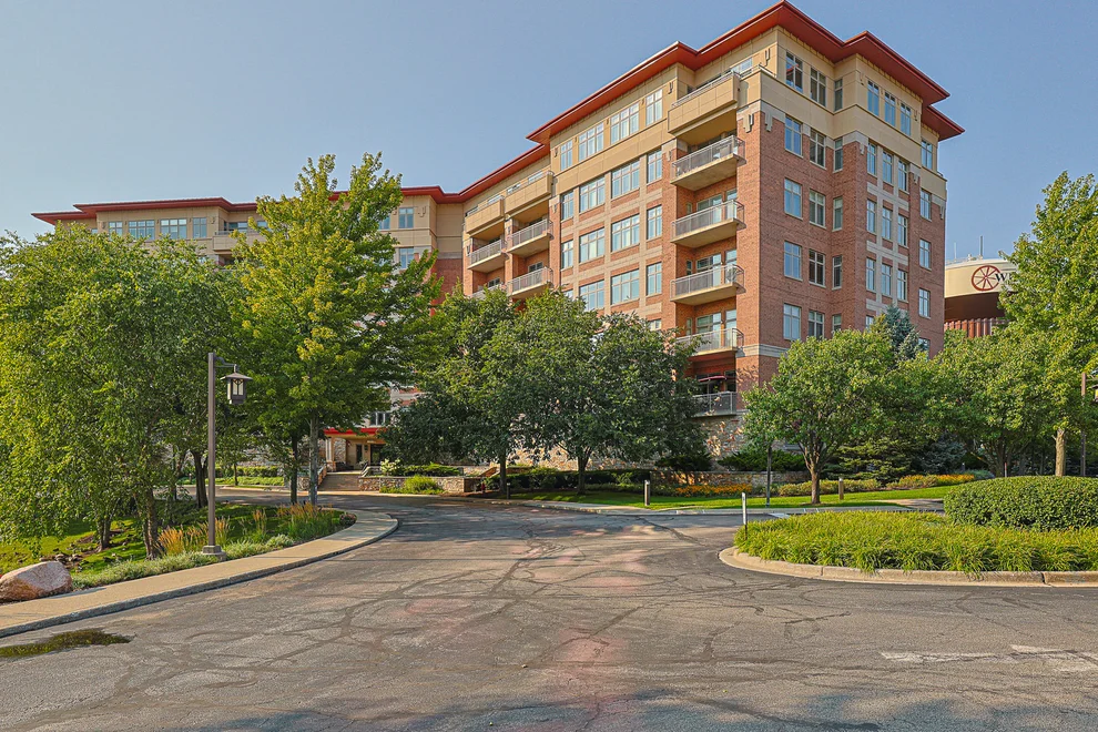 Unit for sale at 40 Prairie Park Drive, Wheeling, IL 60090
