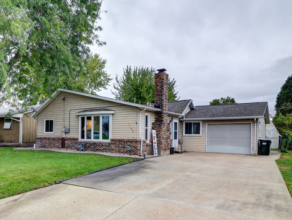 Unit for sale at 1108 E 14th Street, Sterling, IL 61081