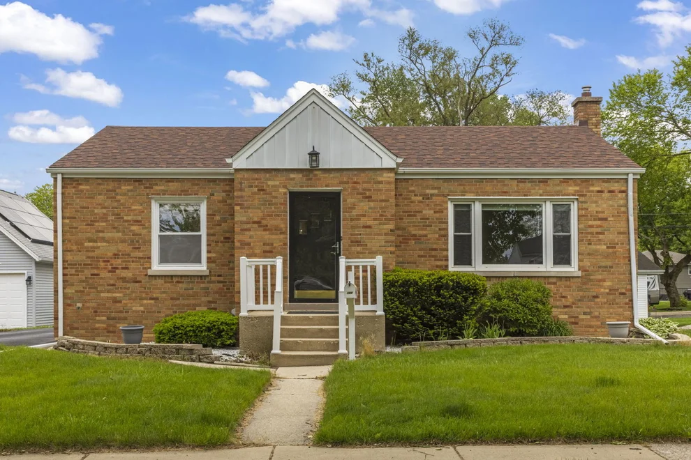 Unit for sale at 109 S Hudson Street, Westmont, IL 60559