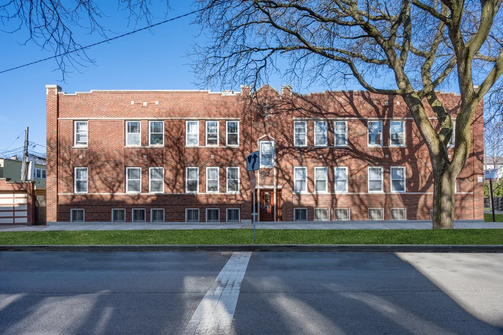Unit for sale at 5014 N Rockwell Street, Chicago, IL 60625