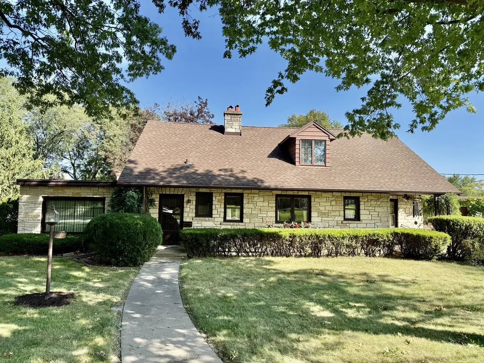 Unit for sale at 2113 12th Street, Peru, IL 61354
