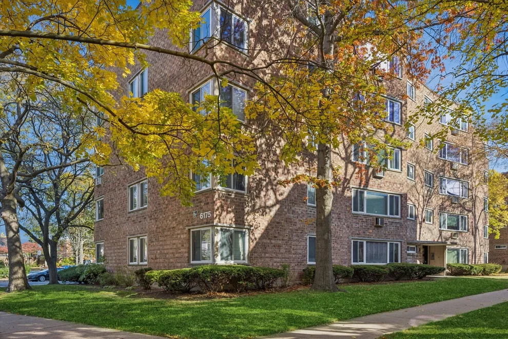 Unit for sale at 6175 N Wolcott Avenue, Chicago, IL 60660