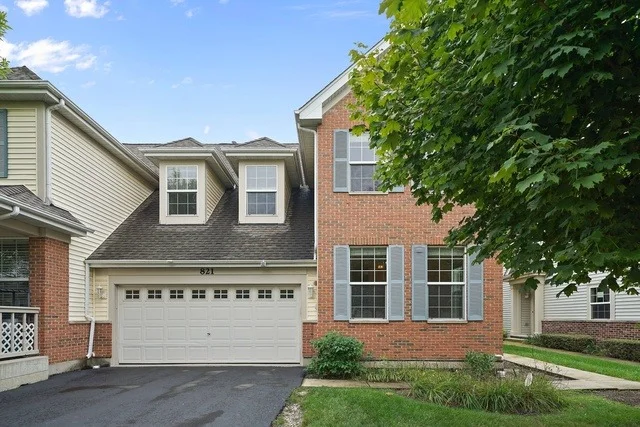 Unit for sale at 821 Linden Circle, Hoffman Estates, IL 60169
