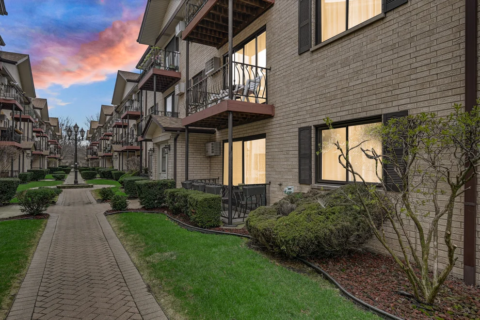 Unit for sale at 5159 N East River Road, Chicago, IL 60656
