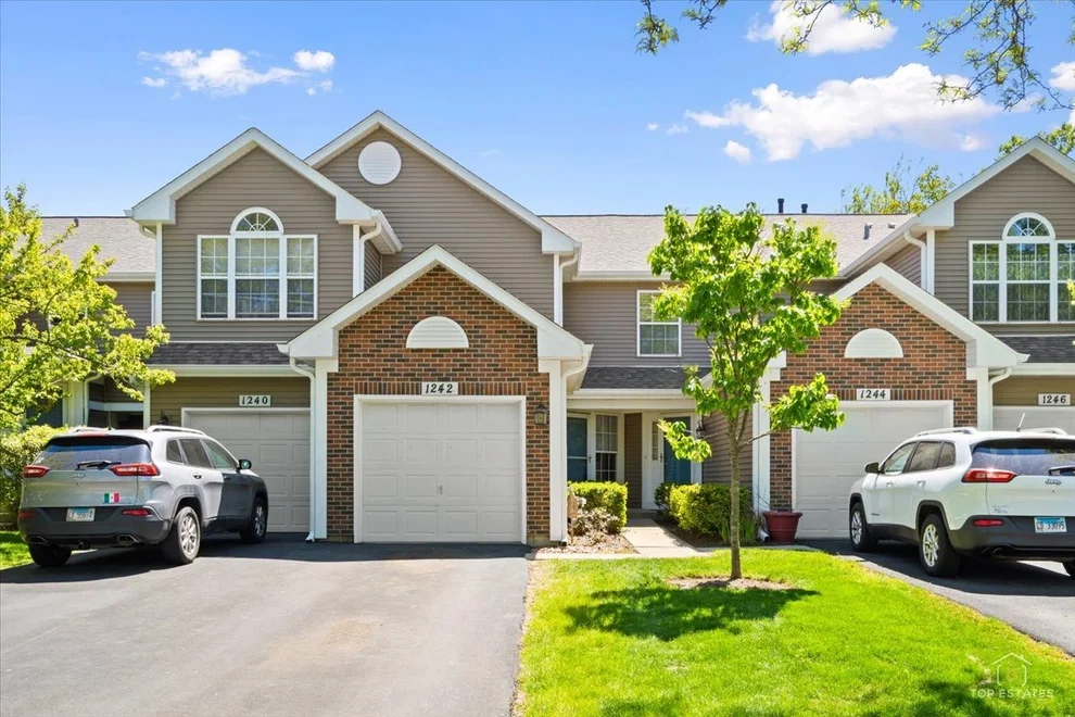 Unit for sale at 1242 Shawford Way, Elgin, IL 60120