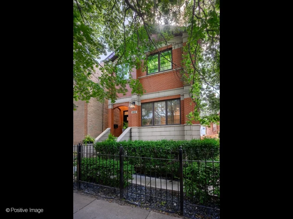 Unit for sale at 1912 N HOYNE Avenue, Chicago, IL 60647