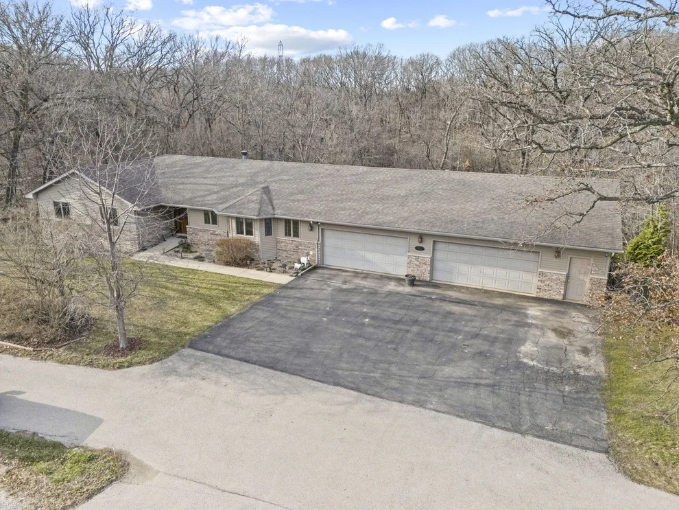 Unit for sale at 9001 E Mcevilly Road, Minooka, IL 60447
