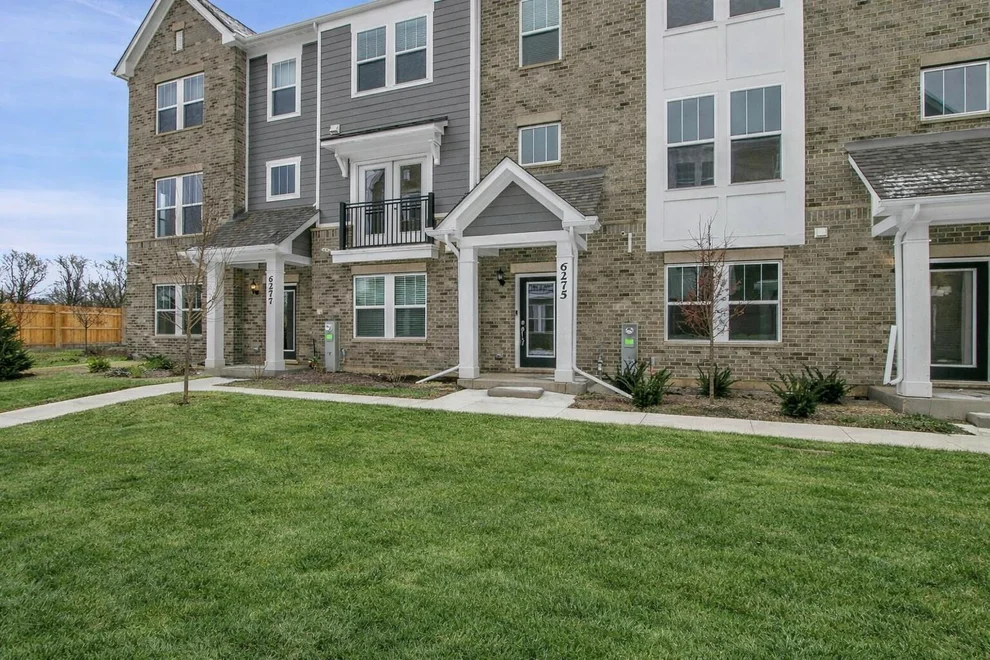 Unit for sale at 6275 Sandbelt Drive, Woodridge, IL 60517
