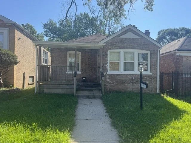 Unit for sale at 9757 S Ingleside Avenue, Chicago, IL 60628