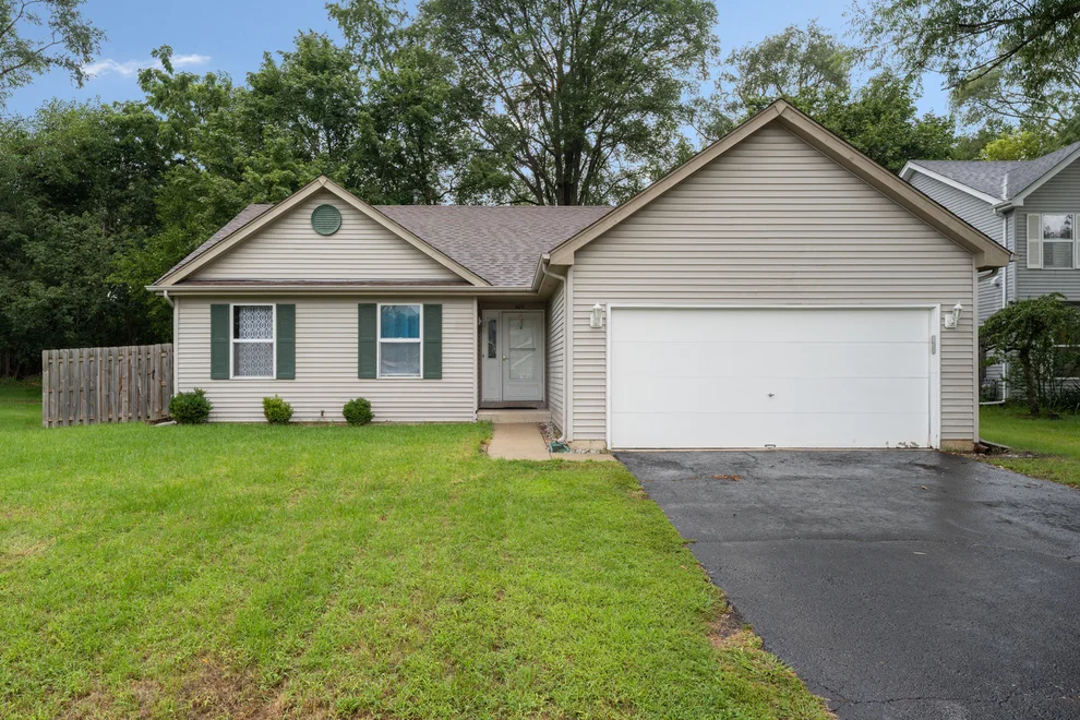Unit for sale at 409 Vana Drive, Carpentersville, IL 60110