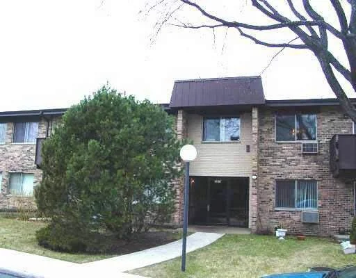 Unit for sale at 2614 N WINDSOR Drive, ARLINGTON HEIGHTS, IL 60004