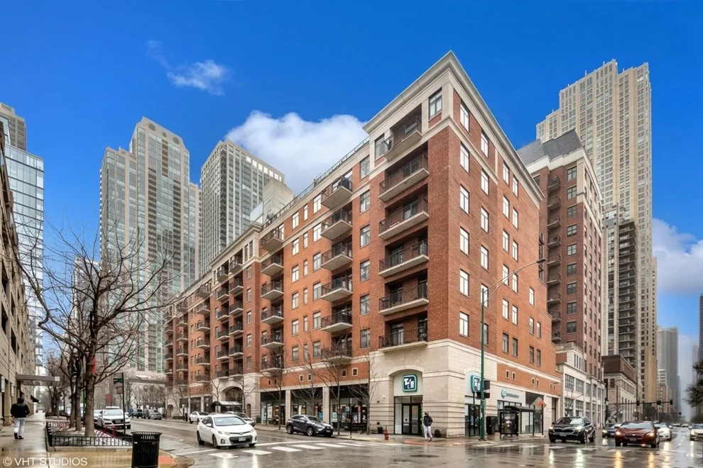 33 West Huron Street