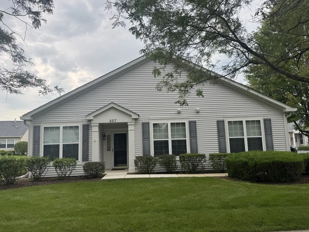 Unit for sale at 627 S Cadillac Circle, Romeoville, IL 60446
