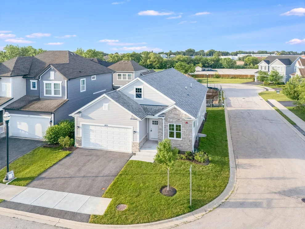 Unit for sale at 1431 Somerset Place, Barrington, IL 60010