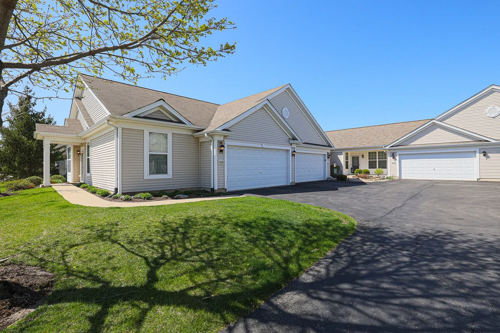 Unit for sale at 13580 Hemlock Road, Huntley, IL 60142