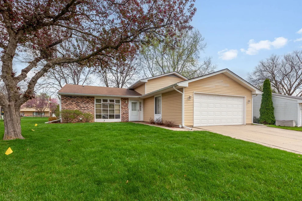 Unit for sale at 935 Brower Drive, Roselle, IL 60172