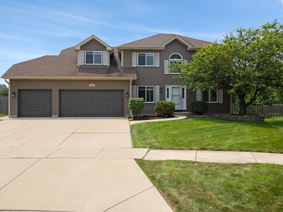 Unit for sale at 4852 Snapjack Circle, Naperville, IL 60564