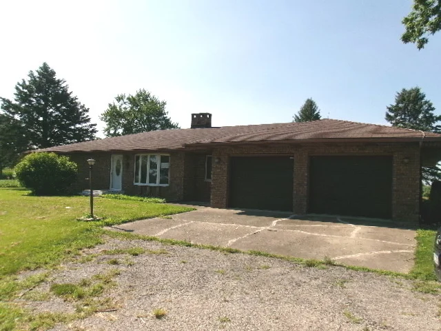 Unit for sale at 1074 N 2nd Road, Dana, IL 61321