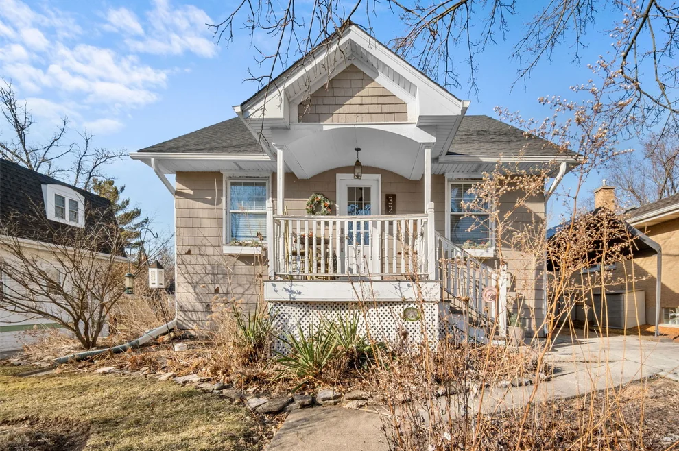 Unit for sale at 320 7th Street, Downers Grove, IL 60515