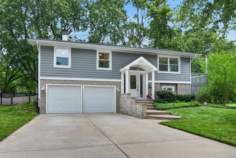 Unit for sale at 2S465 Barclay Place, Glen Ellyn, IL 60137