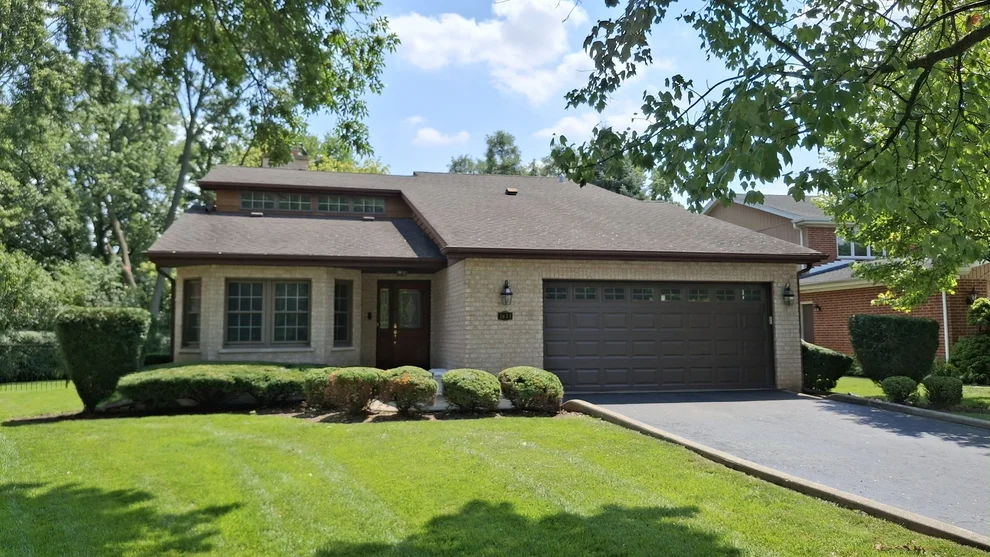 Unit for sale at 1031 Holly Lane, Glenview, IL 60025