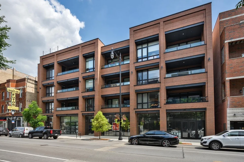 Unit for sale at 3037 N Lincoln Avenue, Chicago, IL 60657