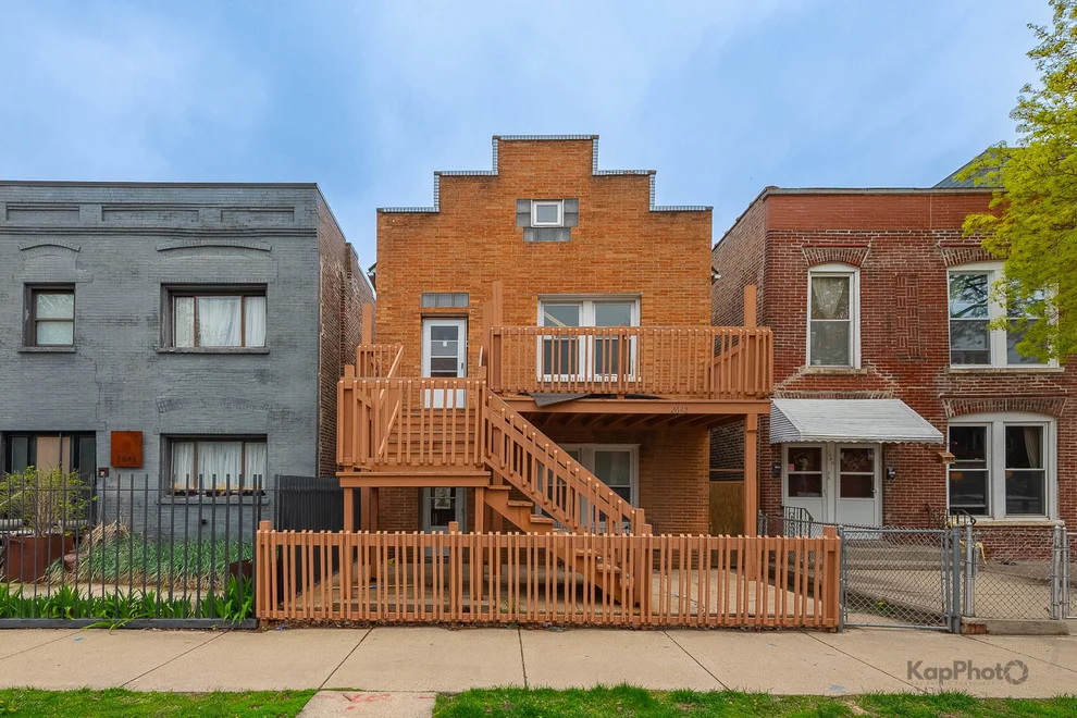 Unit for sale at 2642 W Superior Street, Chicago, IL 60612