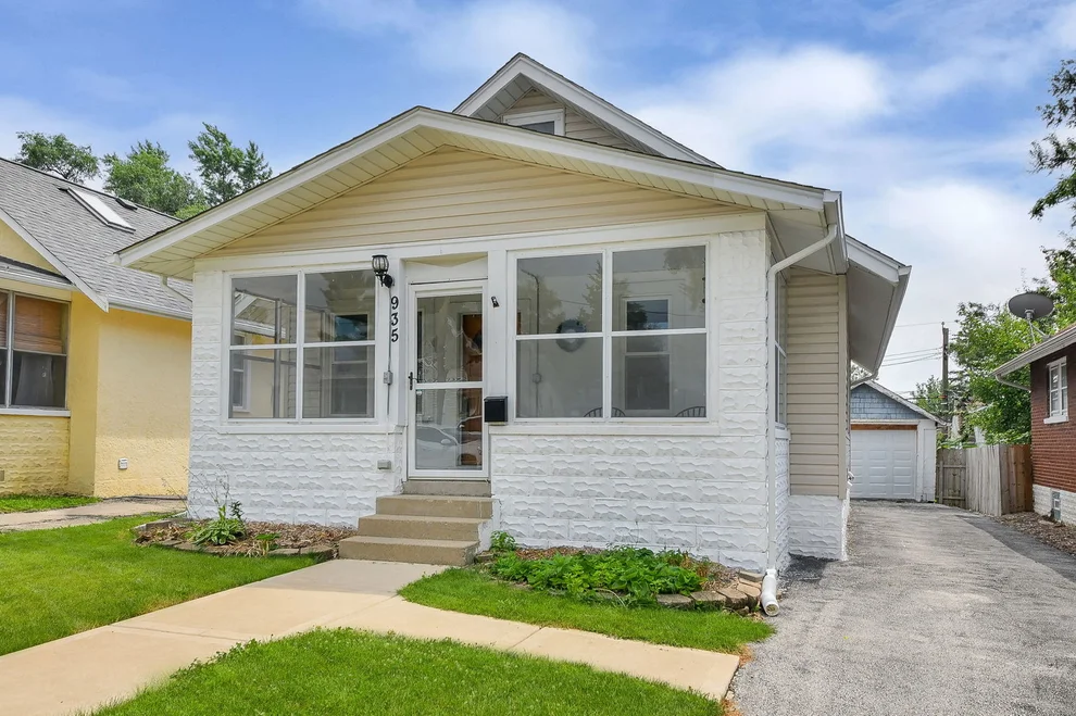Unit for sale at 935 4th Avenue, Aurora, IL 60505