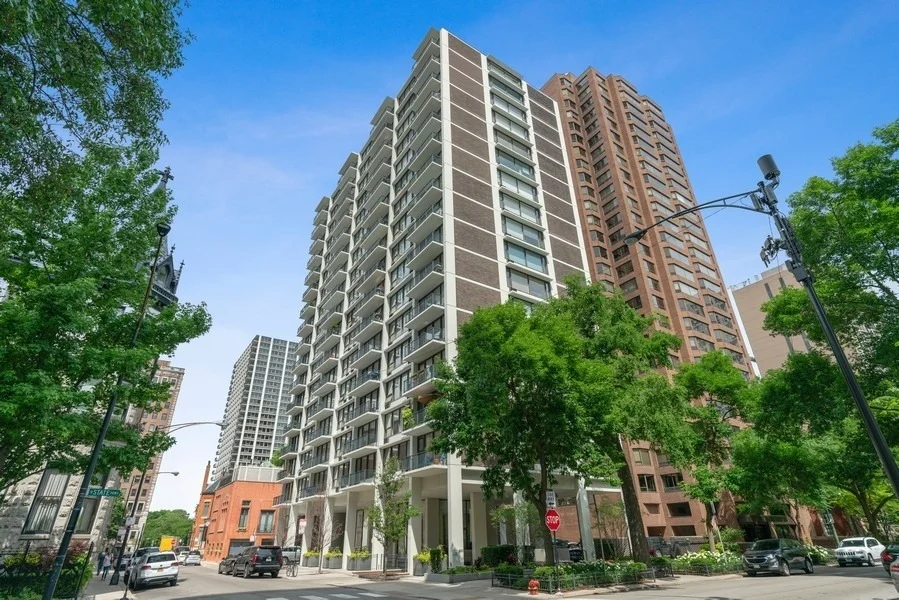 Unit for sale at 1400 N STATE Parkway, Chicago, IL 60610