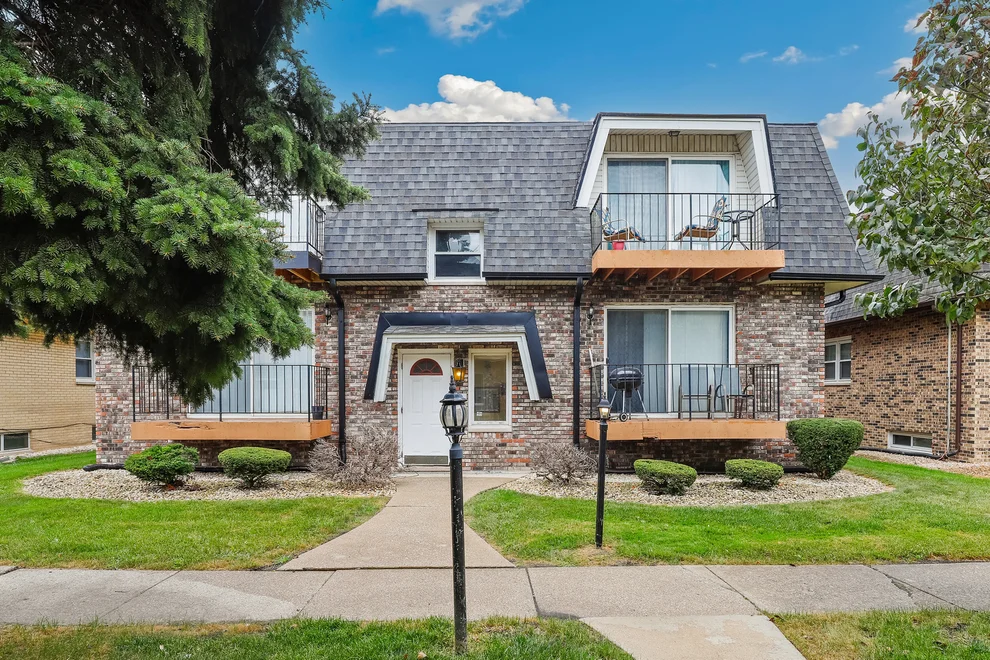 Unit for sale at 10422 Major Avenue, Oak Lawn, IL 60453