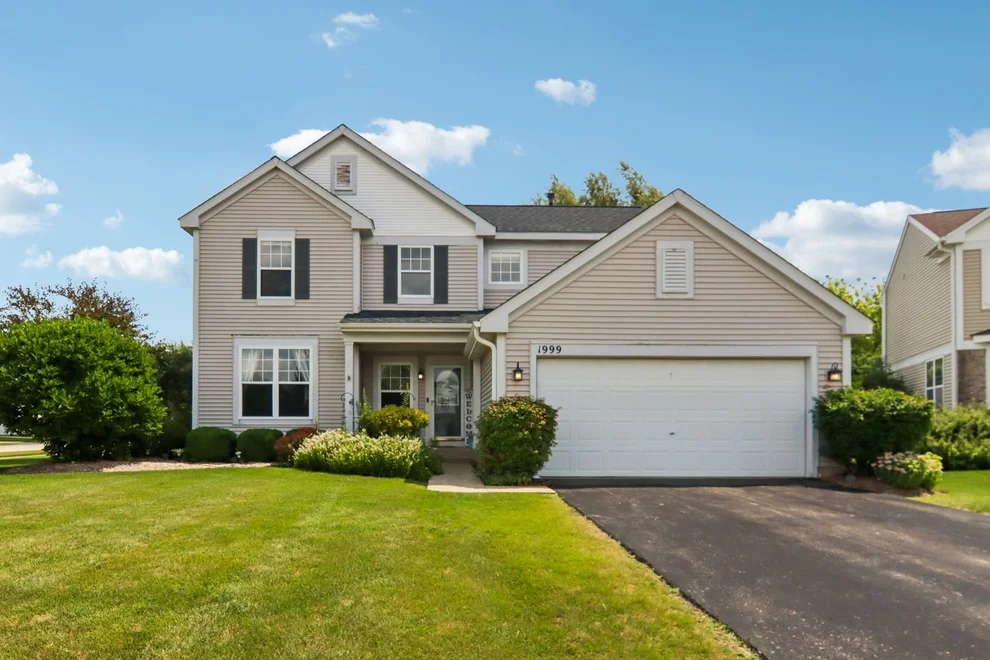 Unit for sale at 1999 Sparrow Circle, Round Lake, IL 60073