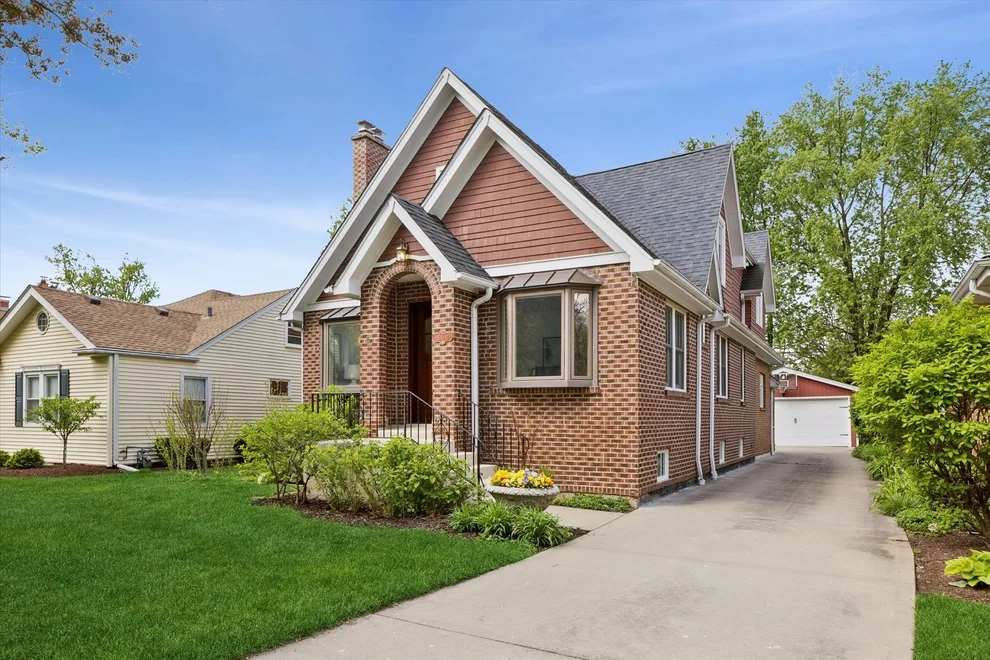 Unit for sale at 5116 Woodland Avenue, Western Springs, IL 60558