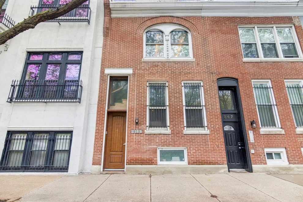 Unit for sale at 869 N LaSalle Street, Chicago, IL 60610