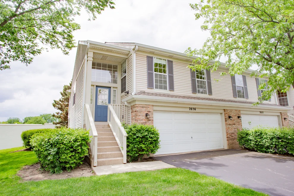 Unit for sale at 2656 S Cedar Glen Drive, Arlington Heights, IL 60005