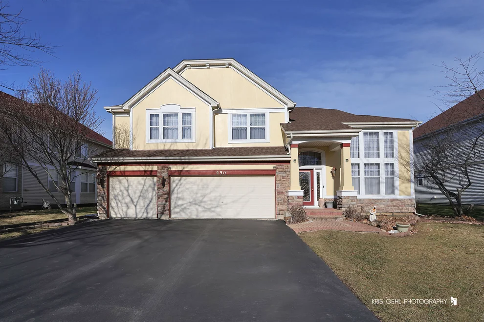 Unit for sale at 450 W Daybreak Lane, Round Lake, IL 60073