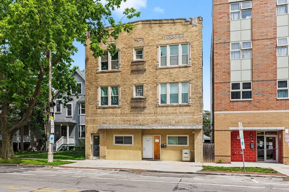 Unit for sale at 214 Chicago Avenue, Oak Park, IL 60302