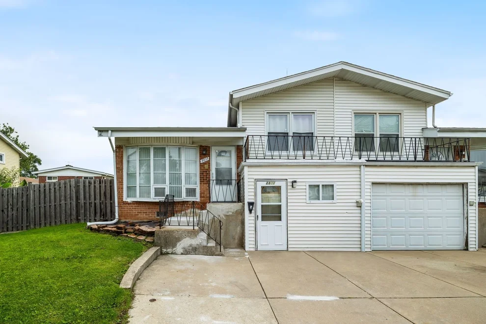 Unit for sale at 8837 Robin Drive, Des Plaines, IL 60016