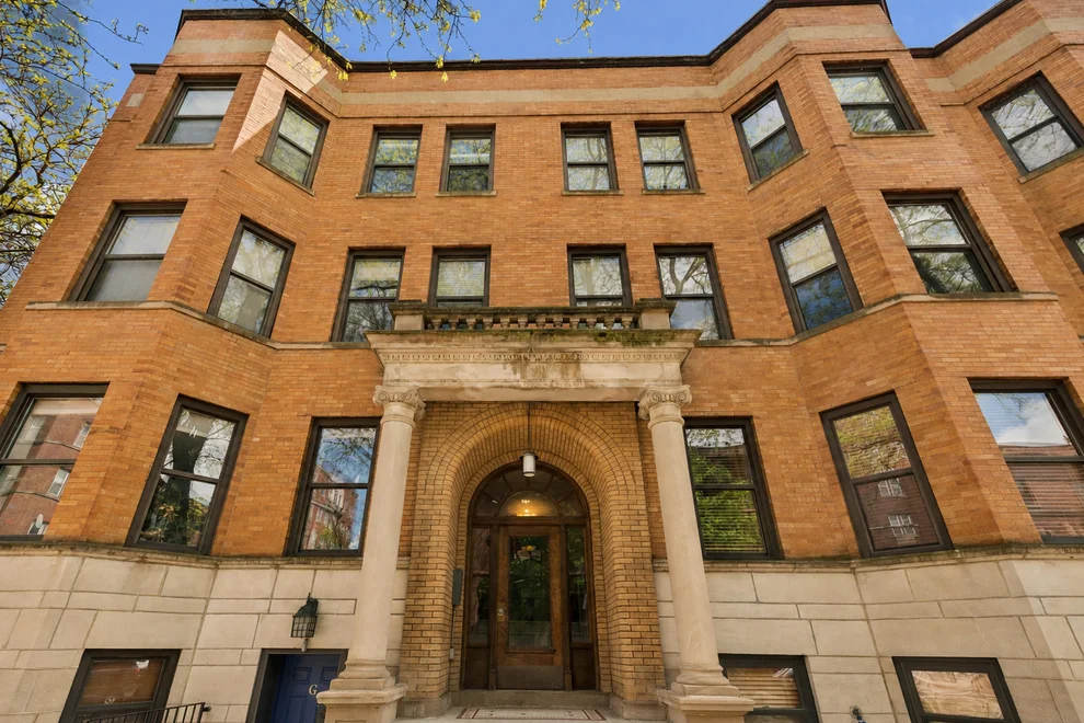 Unit for sale at 5353 N KENMORE Avenue, Chicago, IL 60640