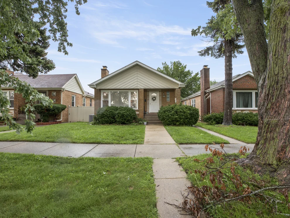 Unit for sale at 11617 S Maplewood Avenue, Chicago, IL 60655