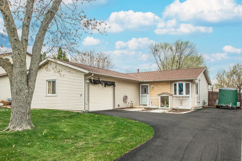 Unit for sale at 810 Oakton Avenue, Romeoville, IL 60446