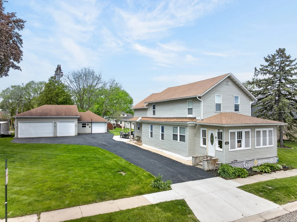 Unit for sale at 162 Park Street, Hampshire, IL 60140